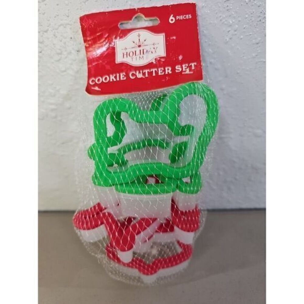 New! Set of 6 Christmas Sugar Cookie Cutters Baking‎ Holiday Gingerbread Plastic